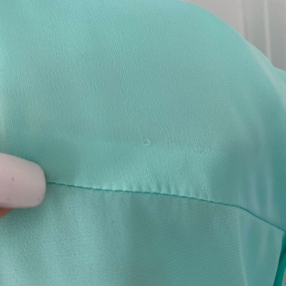 4/$25 Express Mint Green Blouse - Picture 3 of 4